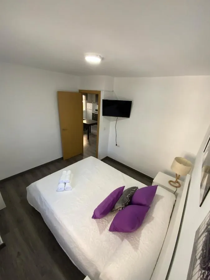 Reyna Apartamentos Malaga